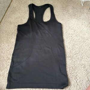 Lululemon black tank